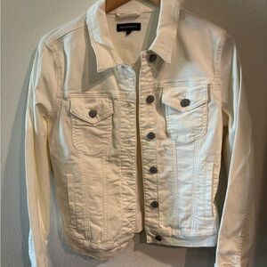 Prosperity Women's white jean jacket small